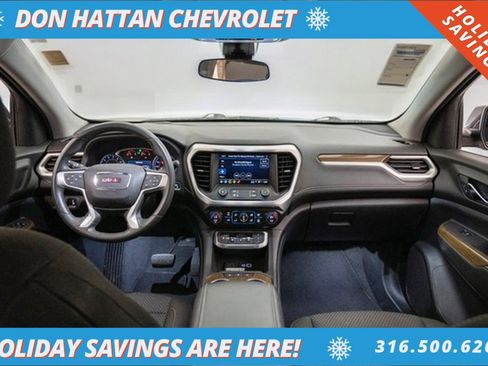 Used 2023 GMC Acadia SLE w/ Driver Convenience Package image 3