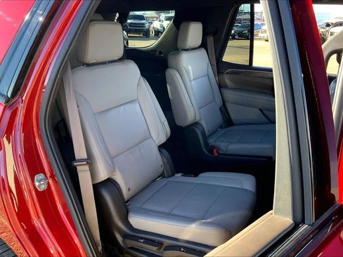 Used 2021 Chevrolet Tahoe Z71 w/ Z71 Signature Package image 19