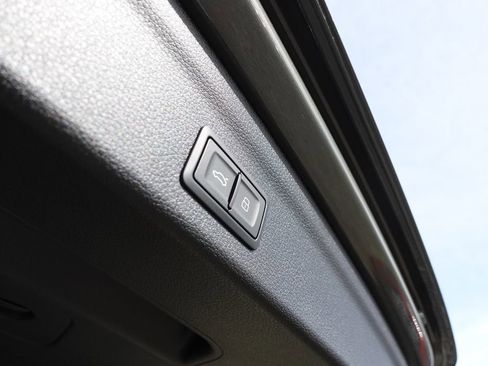 New 2025 Audi Q3 2.0T Premium image 30