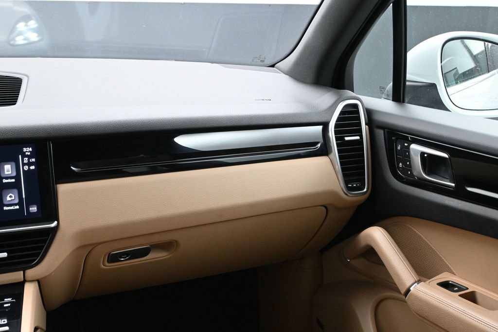 Certified 2022 Porsche Cayenne AWD/4WD image 23