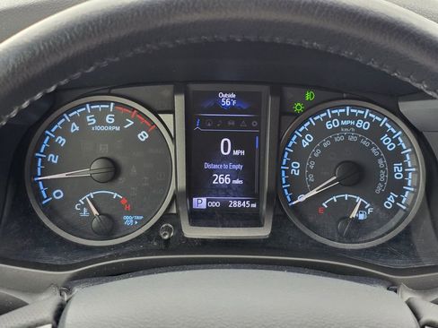 Used 2019 Toyota Tacoma TRD Sport AWD/4WD image 30