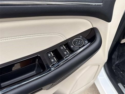 Used 2020 Ford Edge Titanium image 11