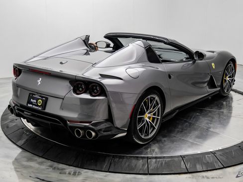 Used 2022 Ferrari 812 GTS RWD image 23