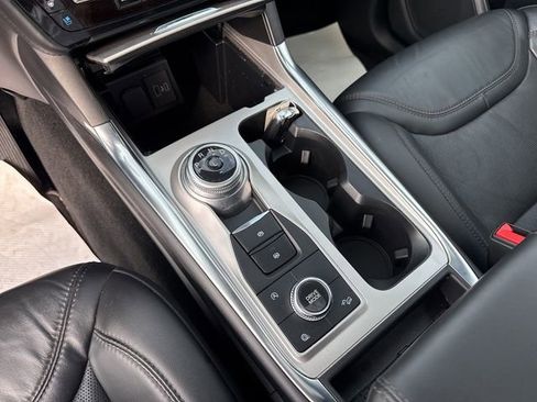 Used 2023 Ford Explorer Platinum w/ Technology Package image 33