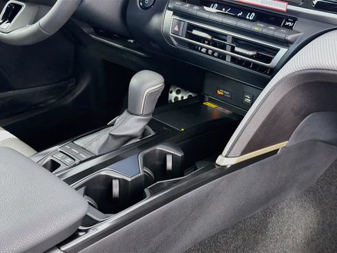 New 2026 Toyota Camry SE FWD image 33
