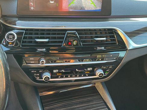 Used 2018 BMW 530i xDrive 530i xDrive w/ Premium Package image 10