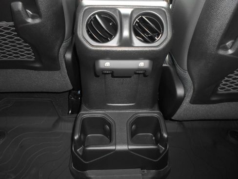 New 2025 Jeep Gladiator Sport image 19