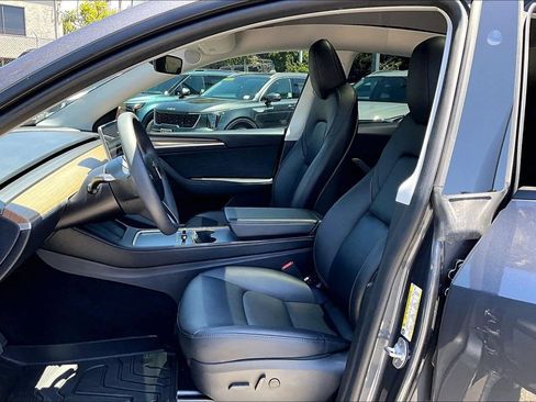 Used 2023 Tesla Model Y 2WD image 14