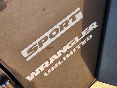 Used 2016 Jeep Wrangler Unlimited Sport w/ Connectivity Group image 11