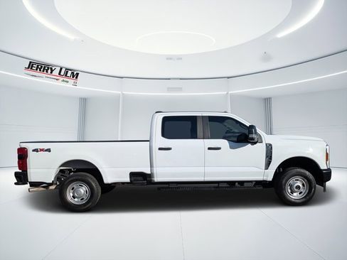 Used 2024 Ford F350 XL w/ 360-Degree Camera Package image 24