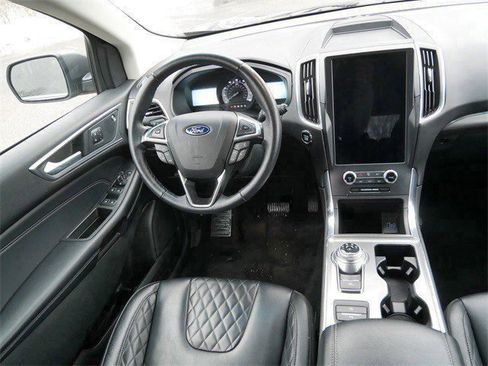 Used 2024 Ford Edge Titanium image 10