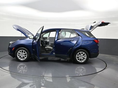 Used 2023 Chevrolet Equinox LS FWD image 28