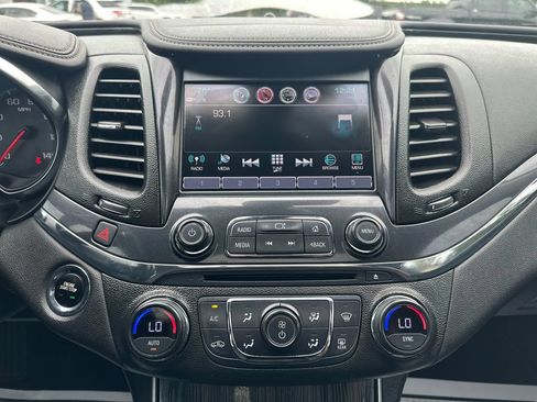 Used 2017 Chevrolet Impala Premier w/ Enhanced Convenience Package FWD image 31