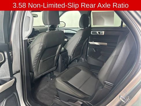 Used 2024 Ford Explorer XLT AWD/4WD image 12