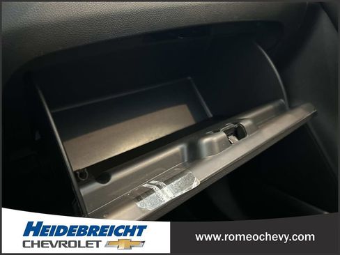 Used 2022 Chevrolet Trax LT w/ LT Convenience Package image 26