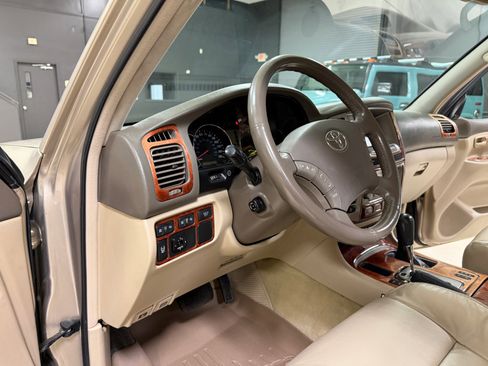 Used 2006 Toyota Land Cruiser image 23