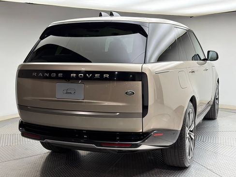 Used 2023 Land Rover Range Rover SE AWD/4WD image 3
