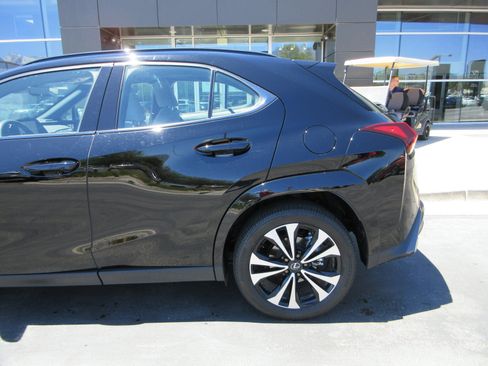 Used 2025 Lexus UX 300h AWD w/ Cold Area Package image 5