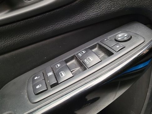 Used 2020 Jeep Cherokee Latitude Plus FWD image 27