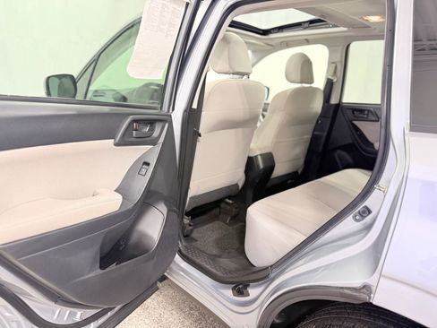 Used 2015 Subaru Forester 2.5i Premium image 31
