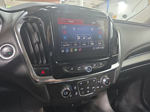 Used 2021 Chevrolet Traverse LT AWD/4WD image 23