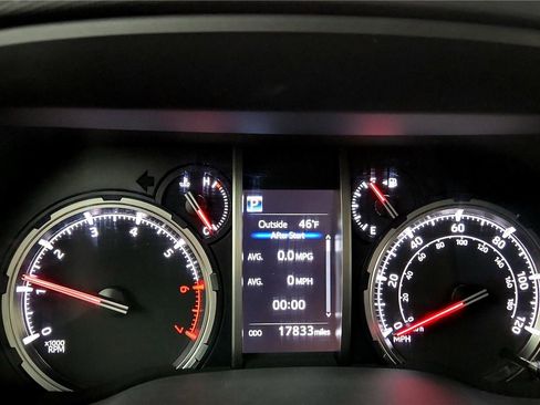 Certified 2024 Toyota 4Runner TRD Off-Road Premium image 37