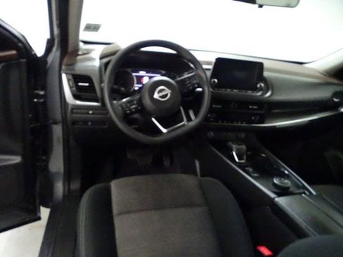 Used 2023 Nissan Rogue SV AWD/4WD image 5