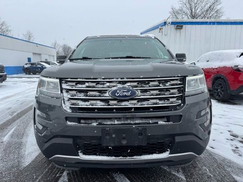 Used 2017 Ford Explorer XLT w/ Equipment Group 202A image 7