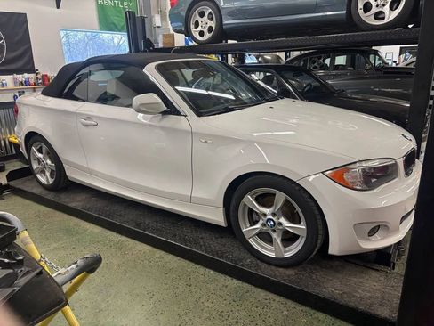 Used 2012 BMW 128i Convertible image 3