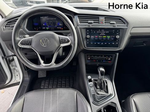Used 2022 Volkswagen Tiguan SE image 15