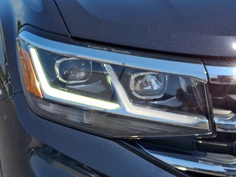 Used 2021 Volkswagen Atlas Cross Sport S FWD image 9