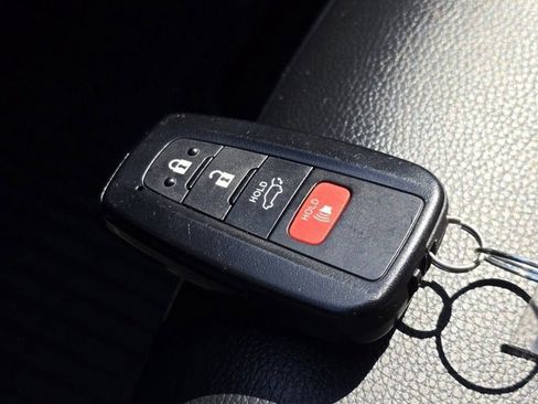 Used 2023 Toyota Highlander XSE image 37