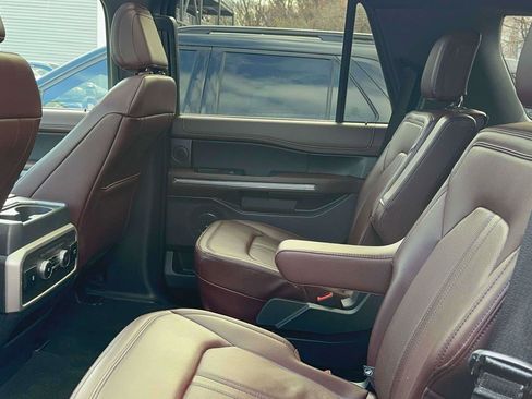 Certified 2024 Ford Expedition Limited image 12