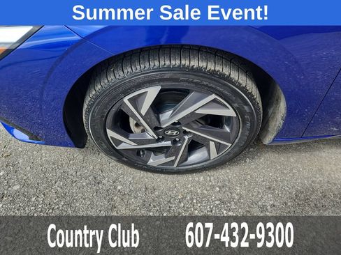 Certified 2024 Hyundai Elantra SEL w/ Convenience Package FWD image 31