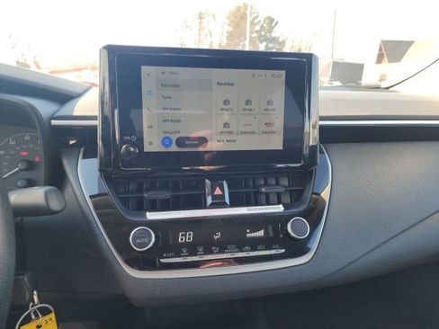 Used 2024 Toyota Corolla LE image 18