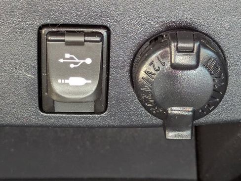 Used 2016 Toyota RAV4 LE FWD image 21