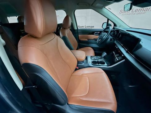 Used 2022 Kia Carnival SX image 30