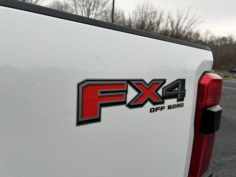 Used 2023 Ford F250 Lariat w/ Chrome Package image 29