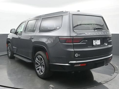 Used 2025 Jeep Wagoneer 4WD image 4