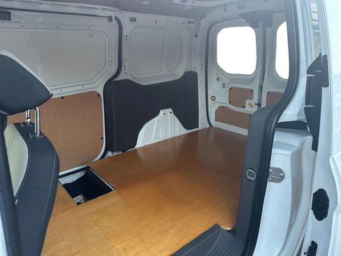 Used 2019 Ford Transit Connect XLT FWD image 18
