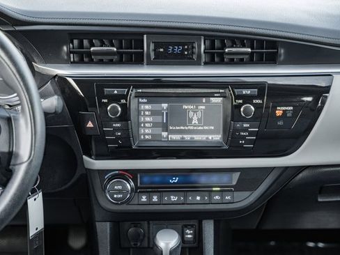 Used 2016 Toyota Corolla LE image 17