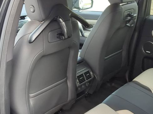 Certified 2025 Land Rover Discovery Sport Dynamic SE image 18