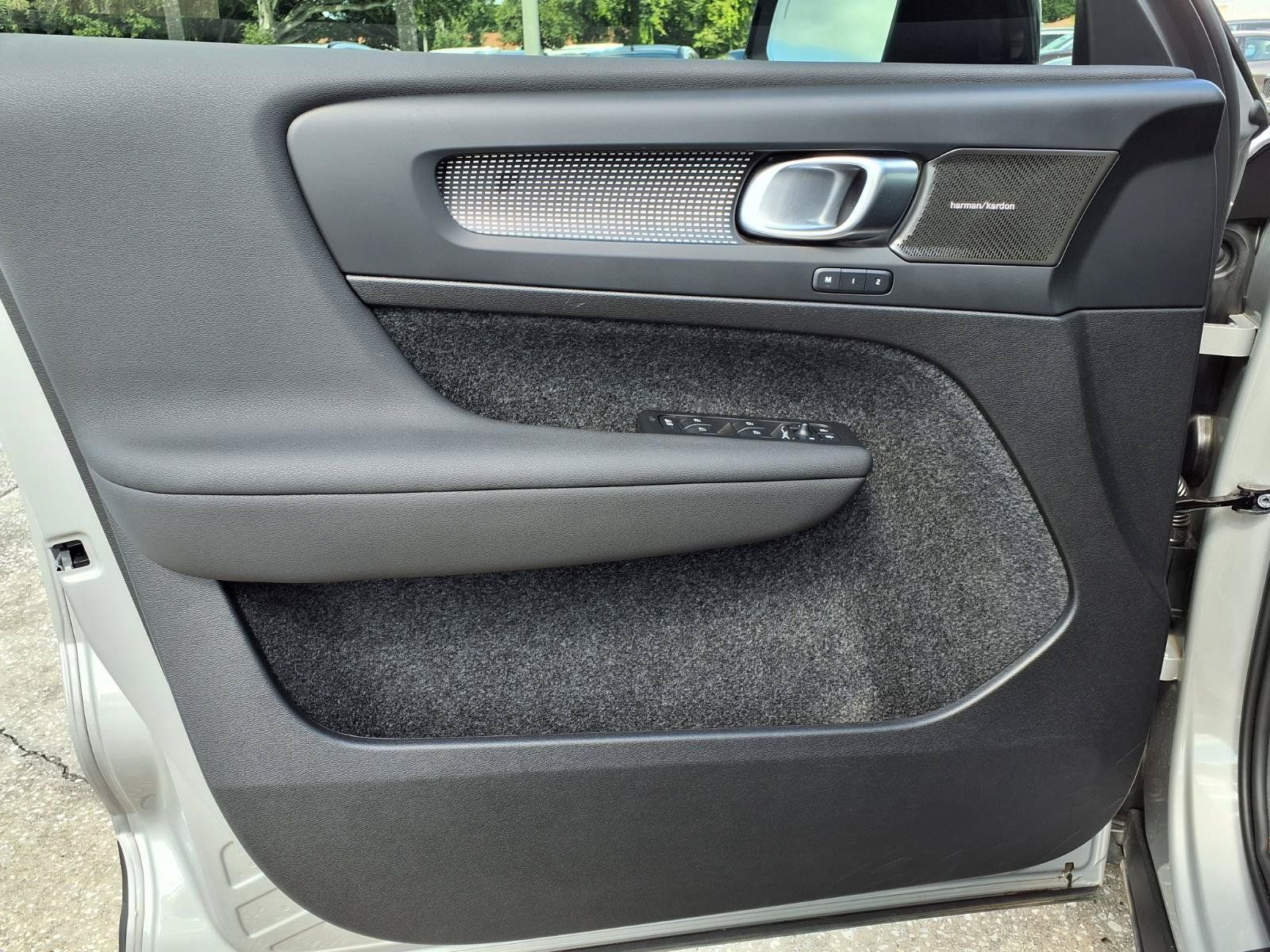 Certified 2025 Volvo XC40 B5 Ultra AWD/4WD image 20