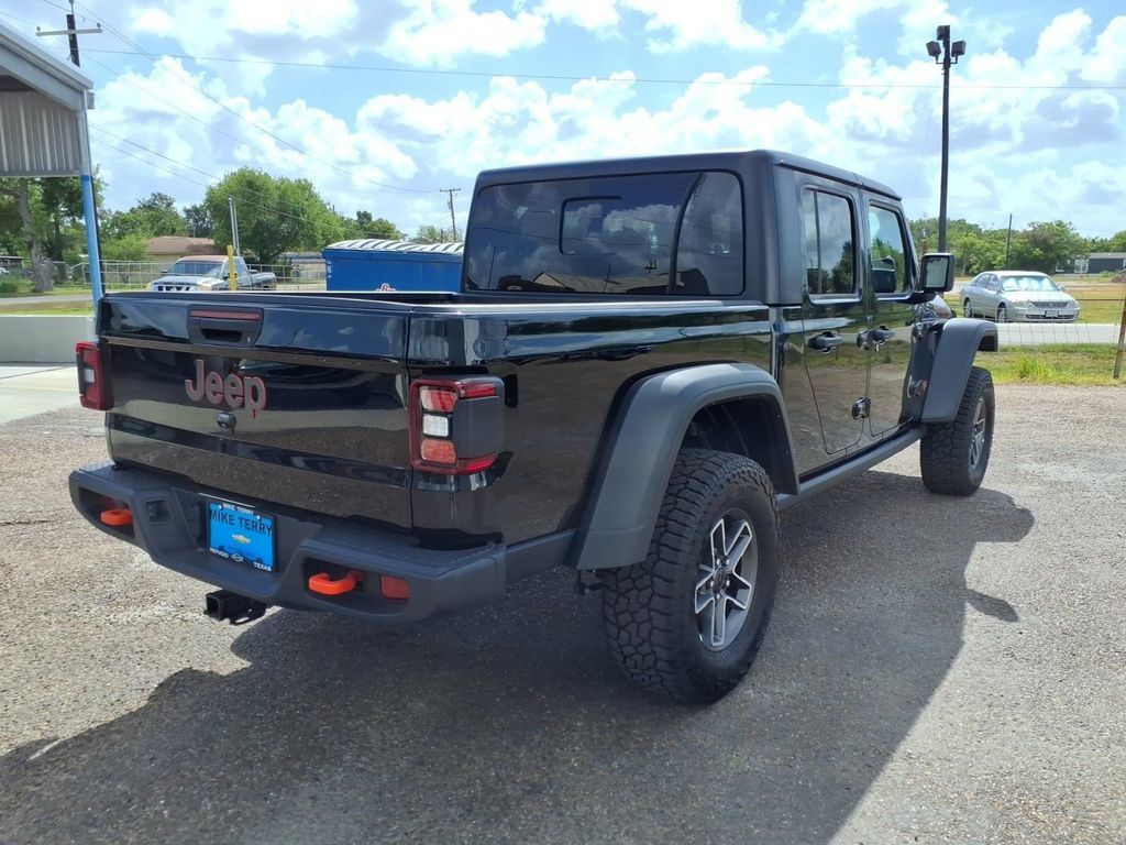 Used 2026 Jeep Gladiator Mojave AWD/4WD image 6