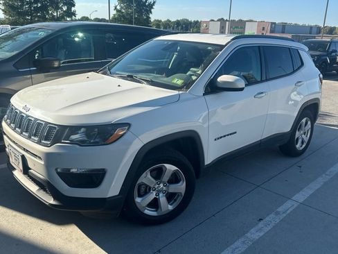 Used 2021 Jeep Compass Latitude AWD/4WD image 10