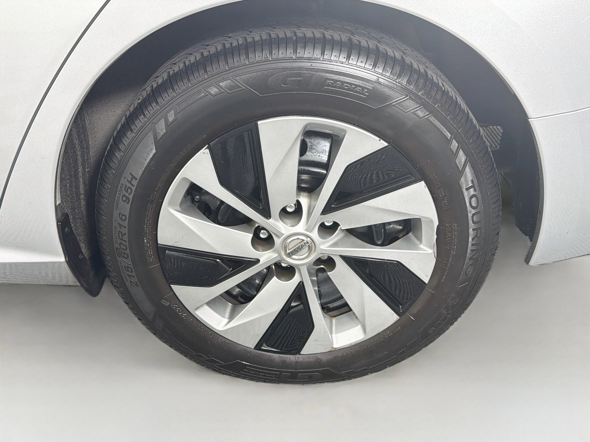Used 2019 Nissan Altima 2.5 S FWD image 11