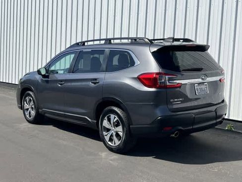 Used 2024 Subaru Ascent Premium w/ Convenience Package image 4