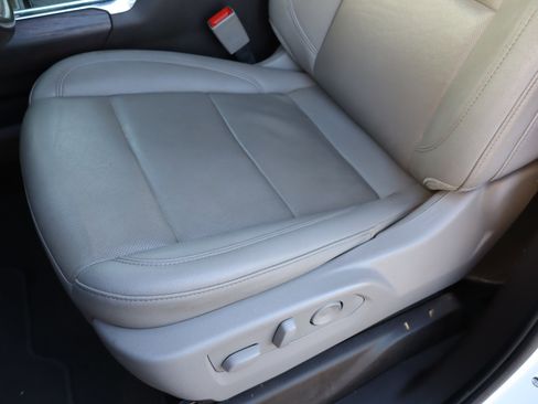 Used 2024 GMC Sierra 1500 SLT w/ SLT Premium Plus Package image 21