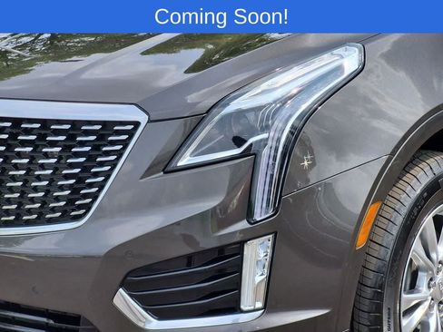 Used 2020 Cadillac XT5 Premium Luxury w/ LPO, Floor Liner Package FWD image 10