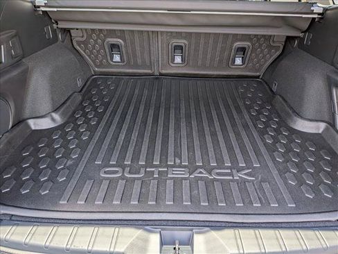 Used 2025 Subaru Outback Limited XT AWD/4WD image 6
